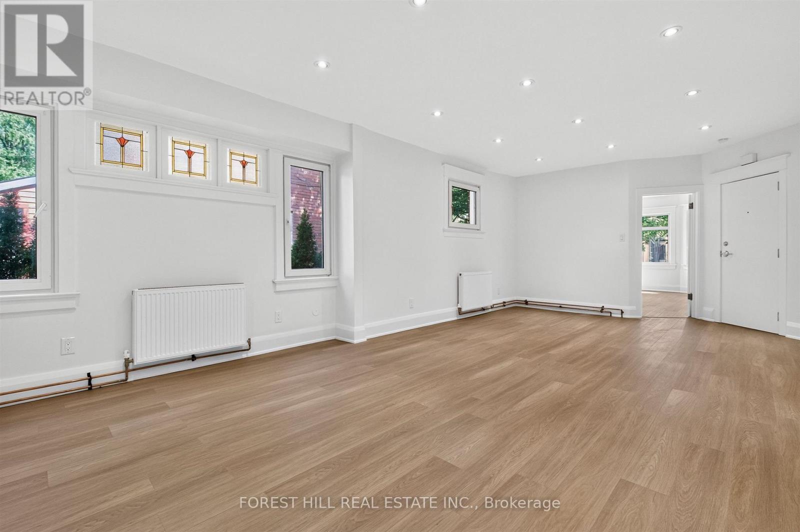 D - 30 Pinewood Avenue, Toronto, Ontario  M6C 2V1 - Photo 6 - C13820206