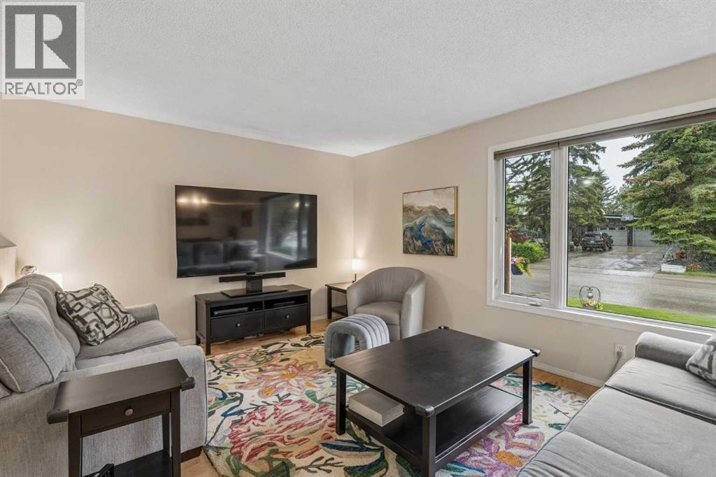 1403 104 Avenue Sw, Calgary, Alberta  T2W 0A7 - Photo 3 - A2347367