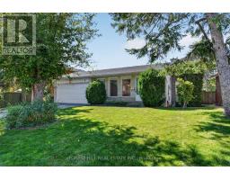 4 GLENSTROKE DRIVE, Toronto, Ontario
