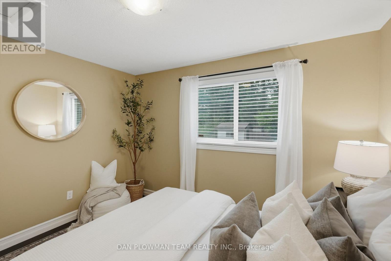 77 Hialeah Crescent, Whitby, Ontario  L1N 6P9 - Photo 21 - E13820182