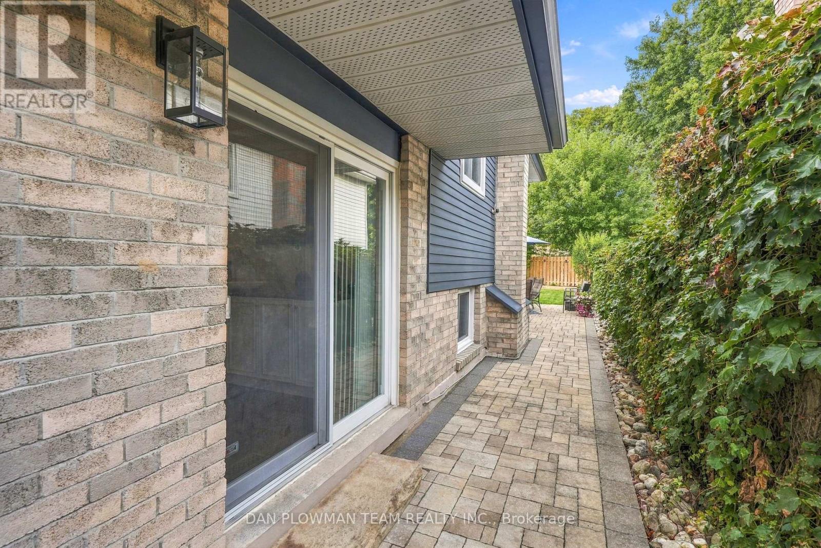 77 Hialeah Crescent, Whitby, Ontario  L1N 6P9 - Photo 36 - E13820182
