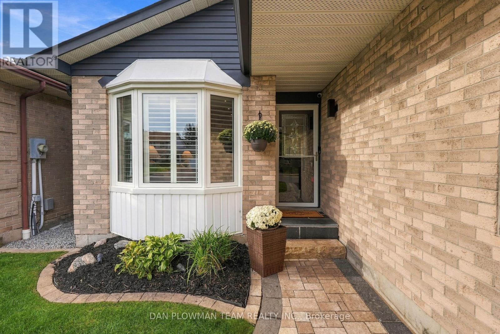 77 Hialeah Crescent, Whitby, Ontario  L1N 6P9 - Photo 49 - E13820182