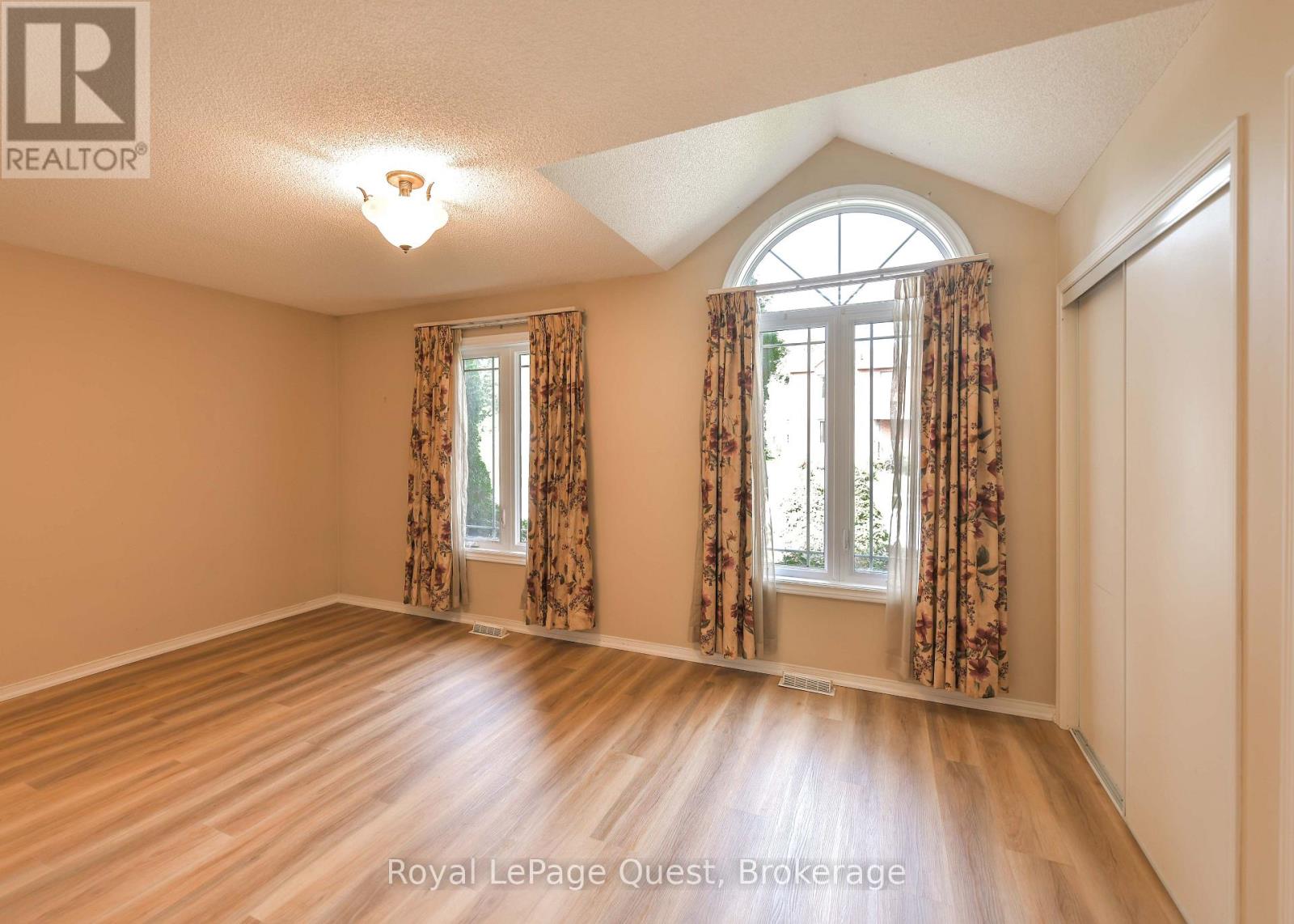 37 Ashton Street, Orillia, Ontario  L3V 7V5 - Photo 14 - S13820152
