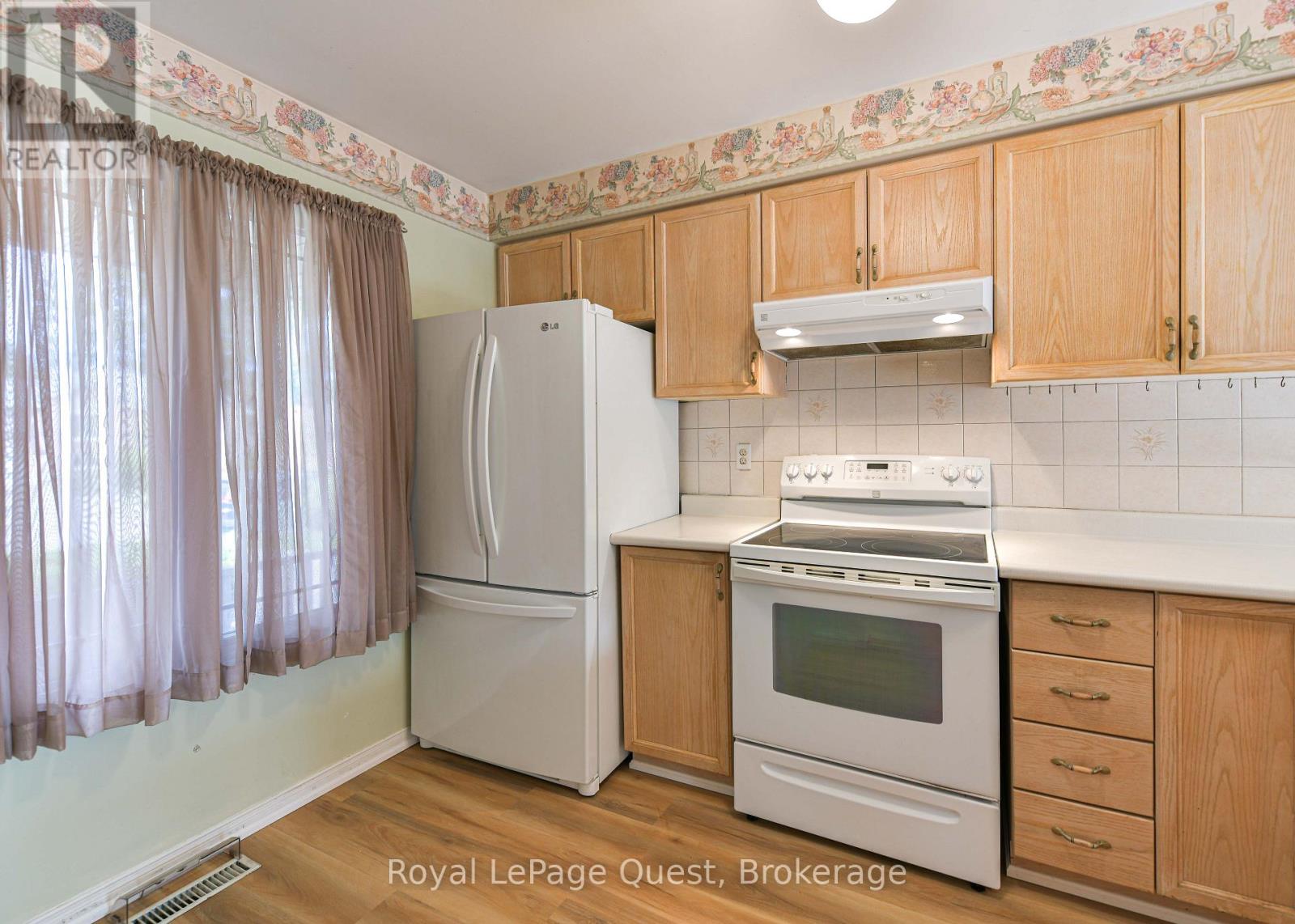 37 Ashton Street, Orillia, Ontario  L3V 7V5 - Photo 8 - S13820152