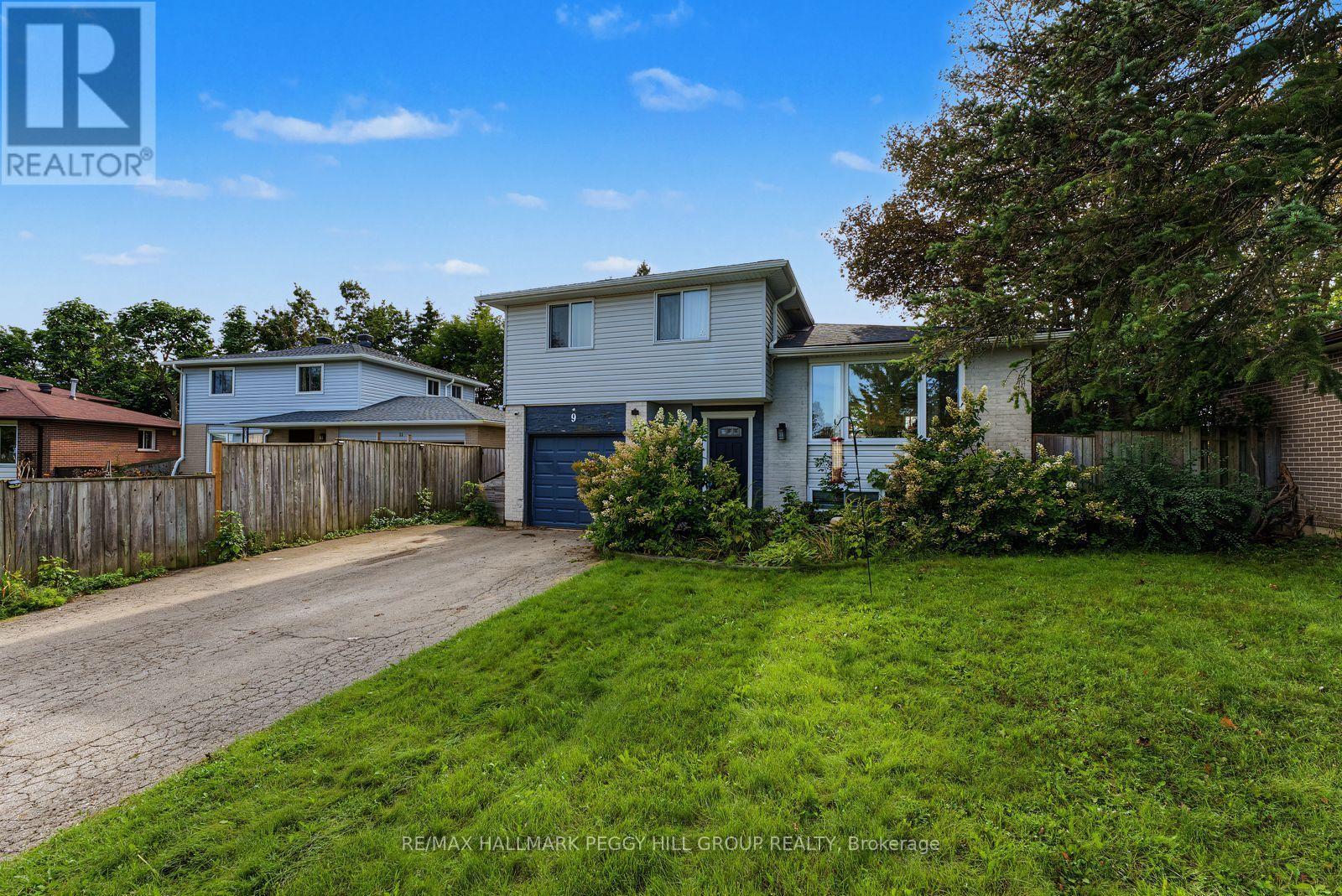 Lower - 9 Baker Crescent, Barrie, Ontario L4M 3J4 - Photo 1 - S13820216