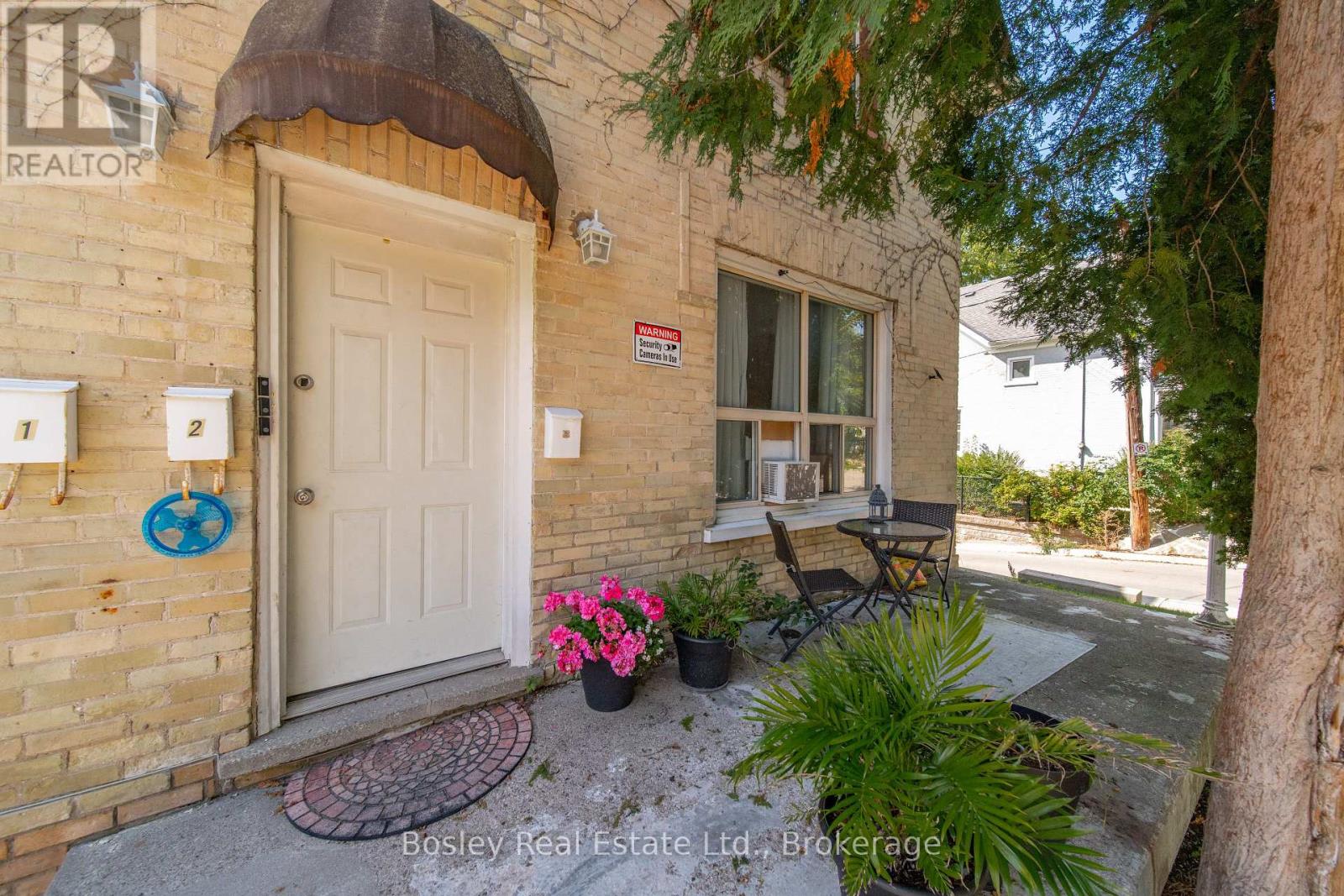 Unit 1 - 63 St George Street, Kitchener, Ontario  N2G 2T1 - Photo 2 - X13820254