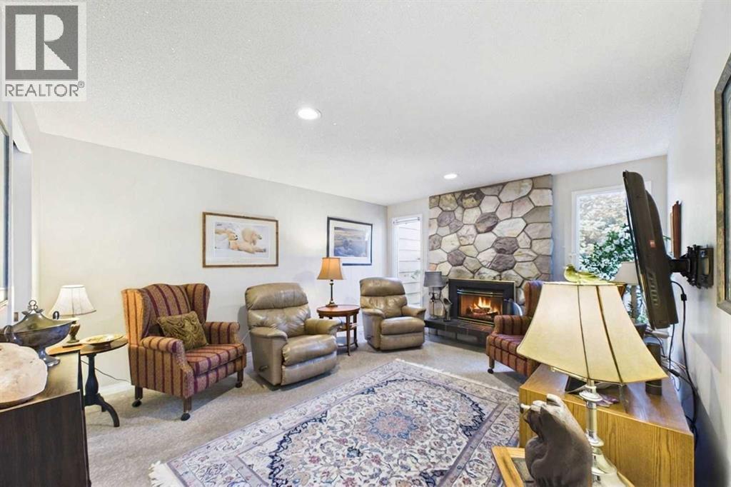 10716 Mapleshire Crescent SE photo 12