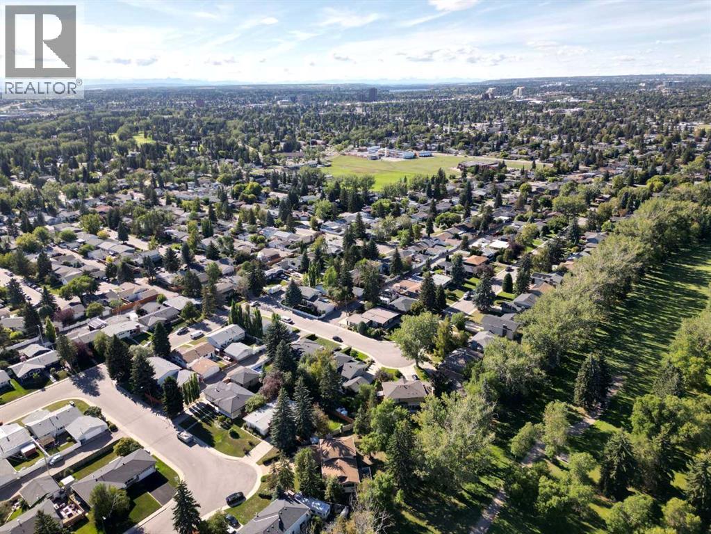 10716 Mapleshire Crescent SE photo 35