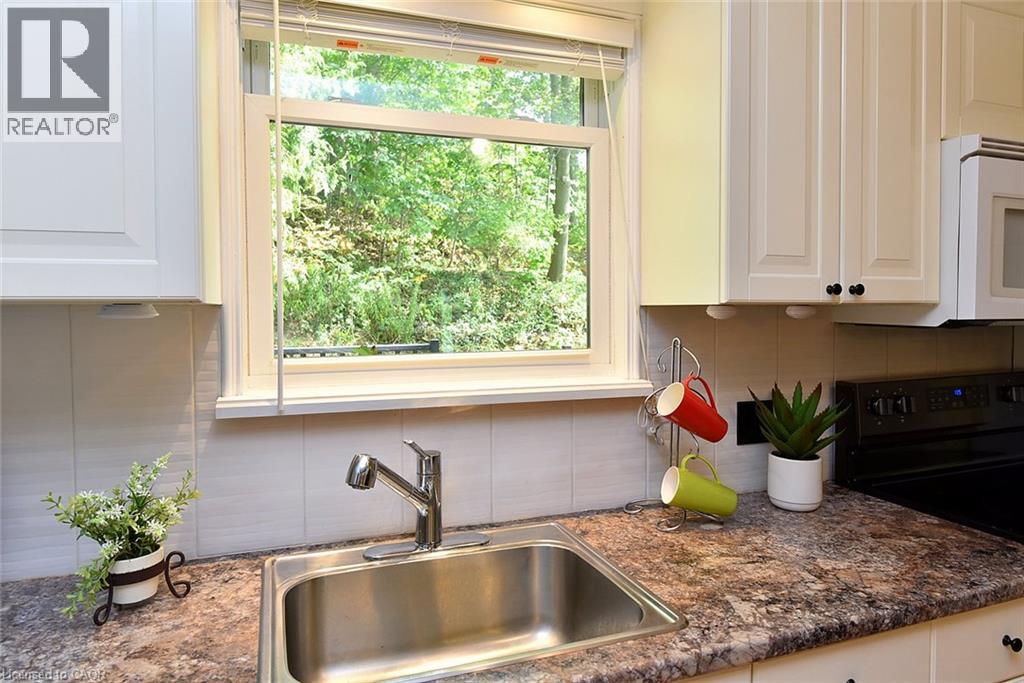 24 Delsey Street, Dundas, Ontario  L9H 1S1 - Photo 19 - 40864083