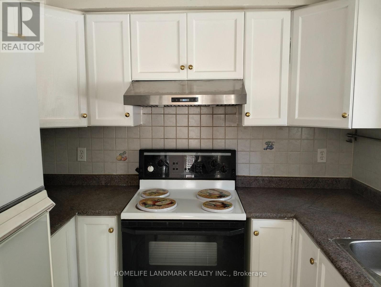 13A - 18 ST. MORITZ WAY photo 6