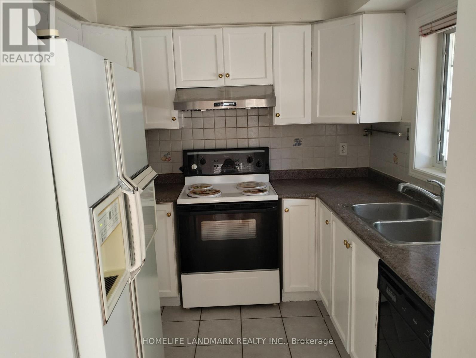 13A - 18 ST. MORITZ WAY photo 7