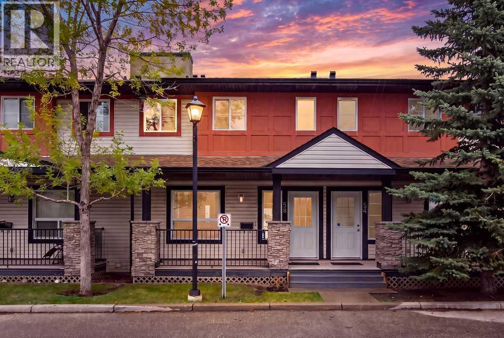 58 Eversyde Common Sw, Calgary, Alberta  T2Y 4Z7 - Photo 1 - A2346048