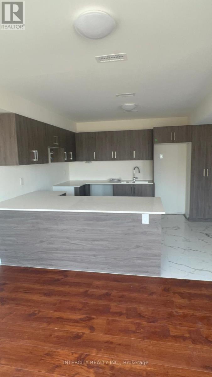 7 - 183 Victoria Street N, Kitchener, Ontario  N2R 5C5 - Photo 4 - X13820226
