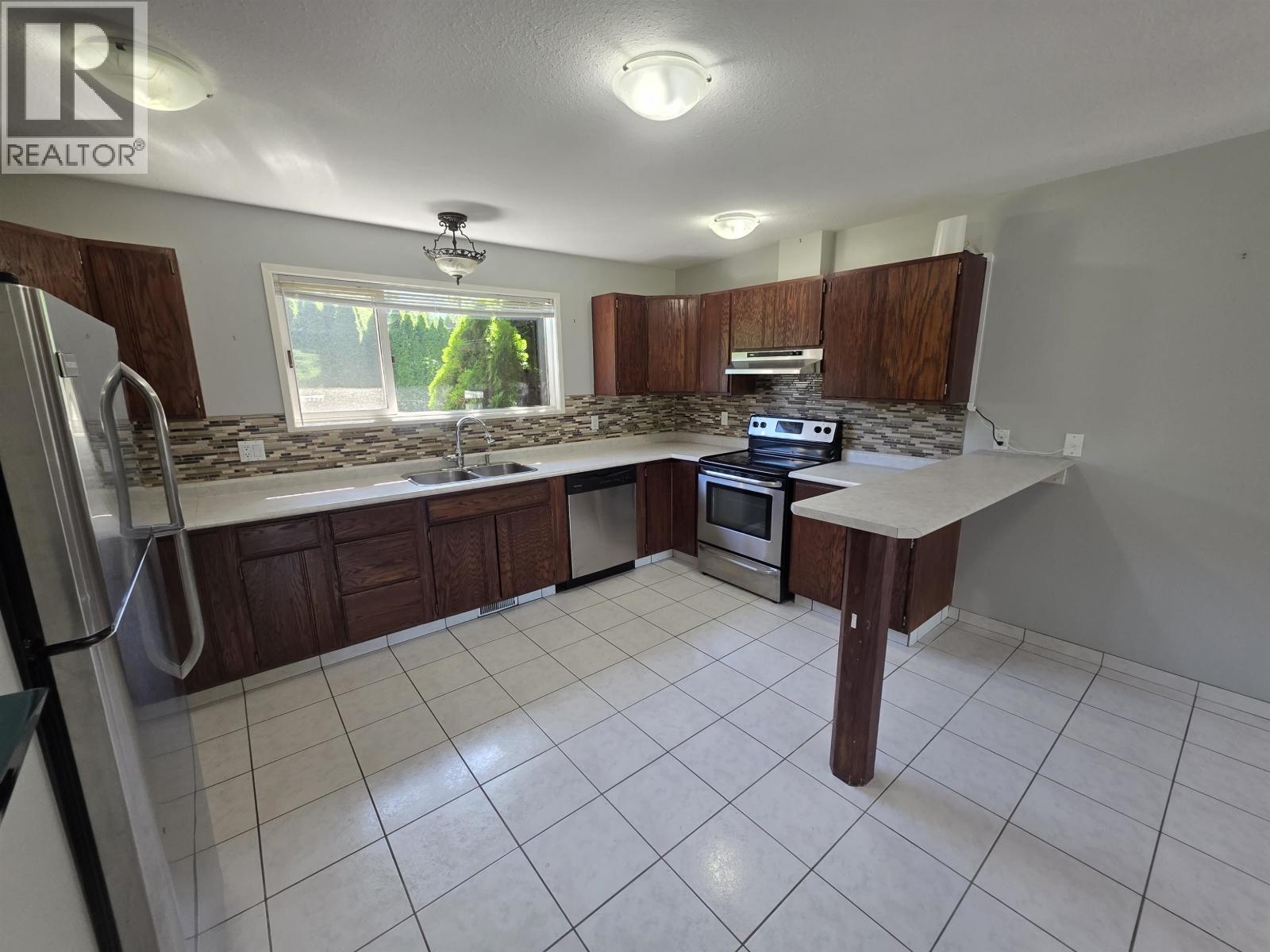 2421 Kroyer Street, Terrace, British Columbia  V8G 0G2 - Photo 4 - R3168581