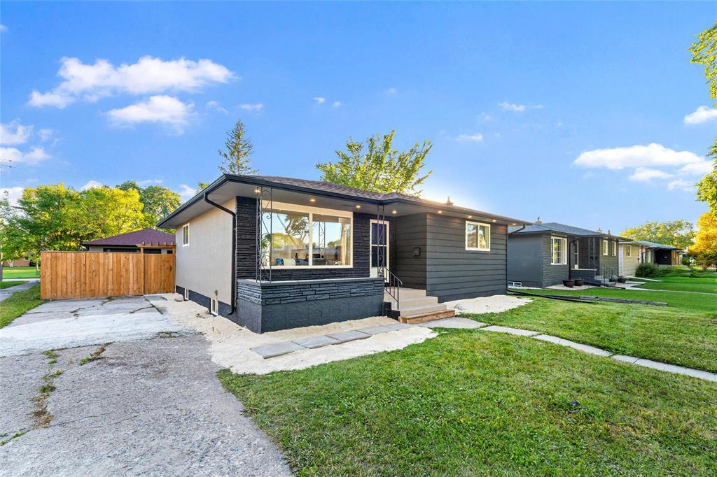 22 Pearce Avenue, Winnipeg, Manitoba  R2V 2K4 - Photo 0 - 202623955