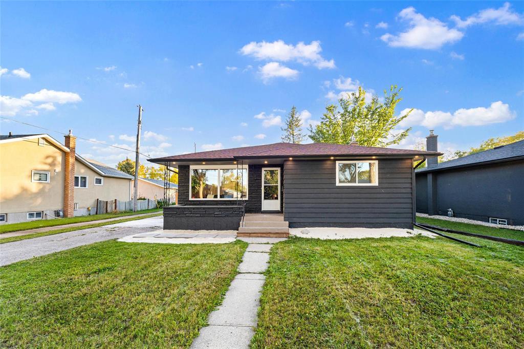 22 Pearce Avenue, Winnipeg, Manitoba  R2V 2K4 - Photo 1 - 202623955
