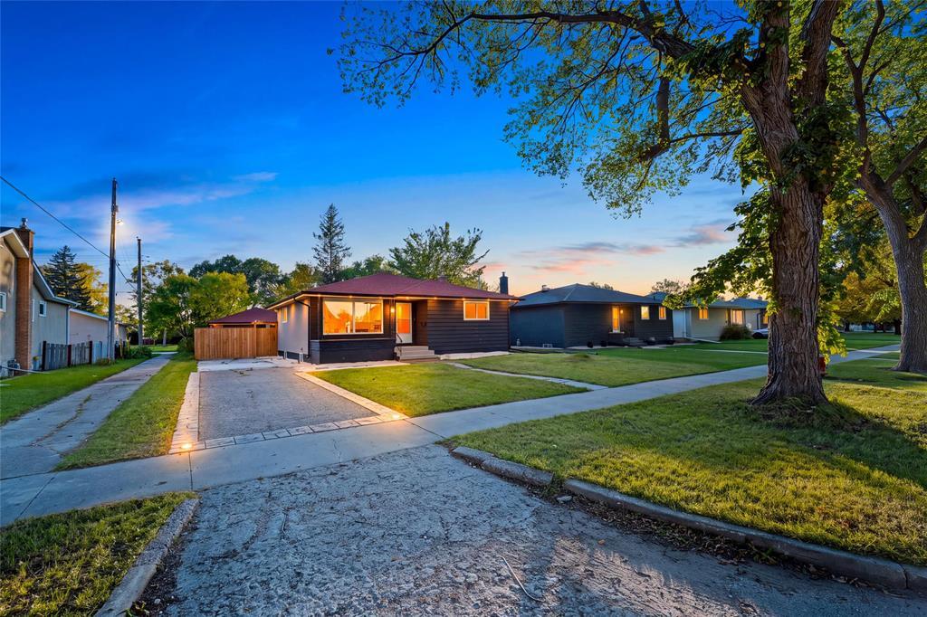 22 Pearce Avenue, Winnipeg, Manitoba  R2V 2K4 - Photo 2 - 202623955