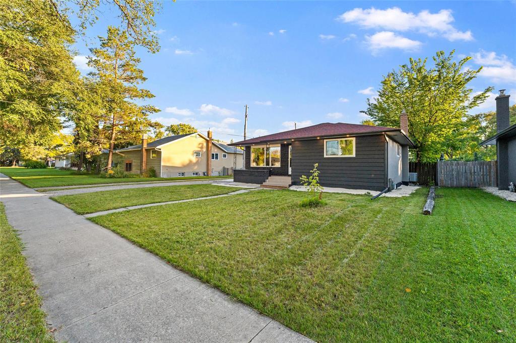 22 Pearce Avenue, Winnipeg, Manitoba  R2V 2K4 - Photo 9 - 202623955