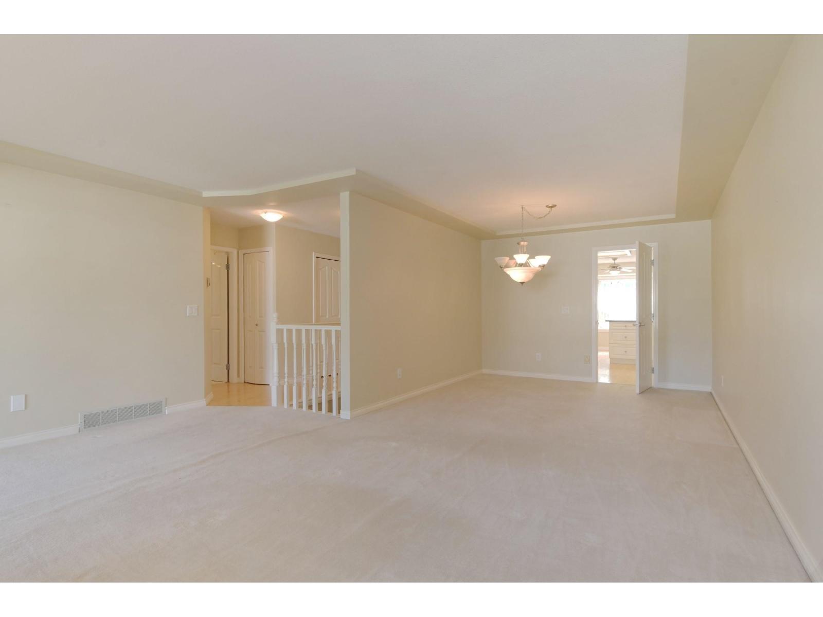 2 3115 Trafalgar Street, Abbotsford, British Columbia  V2S 8C5 - Photo 5 - R3168001