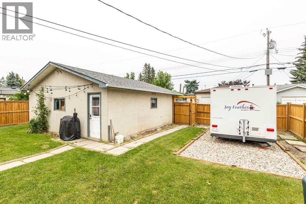100 Marbrooke Circle NE, Calgary, Alberta  T2A 2W6 - Photo 32 - A2343957