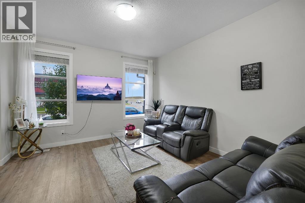 16 Skyview Circle Ne, Calgary, Alberta  T3N 0V3 - Photo 4 - A2346416