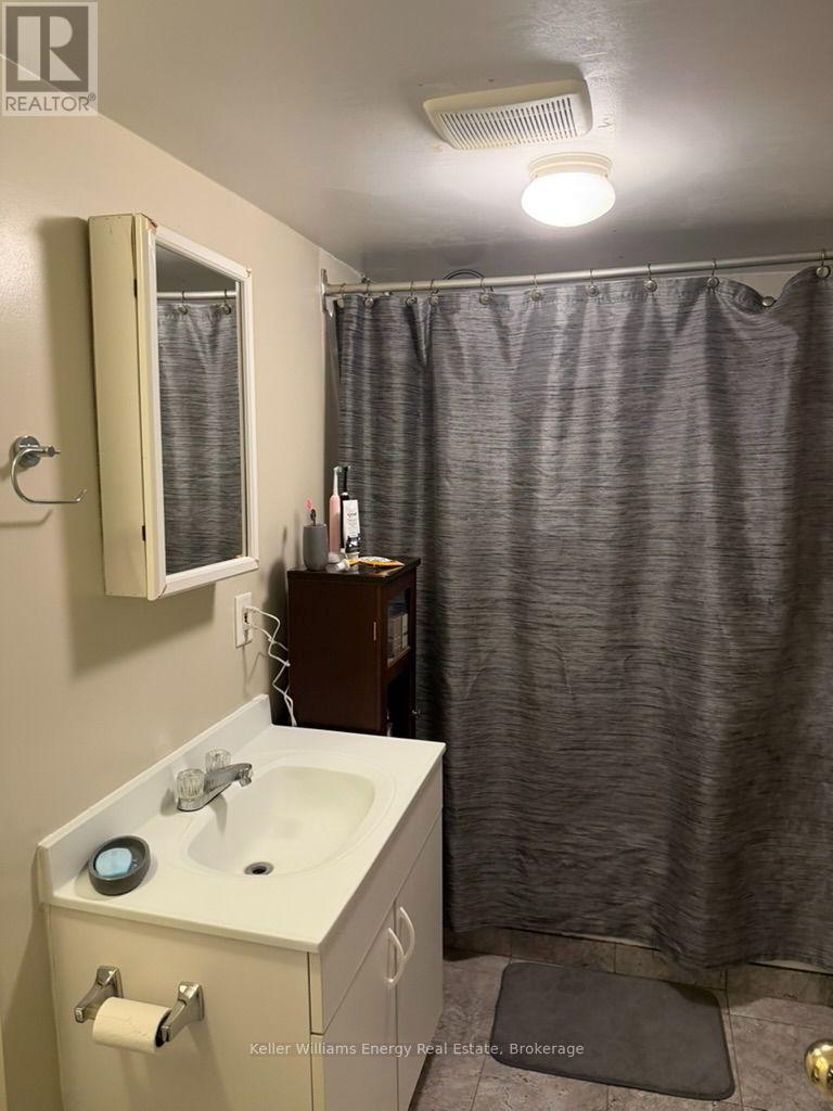 713 Yeremi Street, Pickering, Ontario  L1W 2W8 - Photo 9 - E13820486