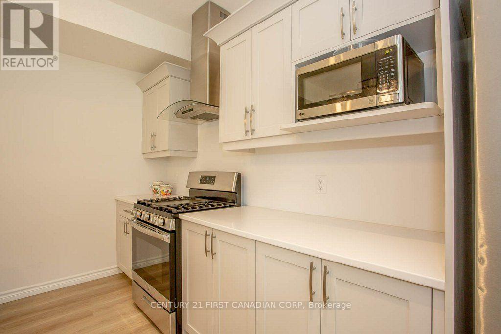 471 George Street, Central Elgin, Ontario  N5L 0B1 - Photo 3 - X13820410