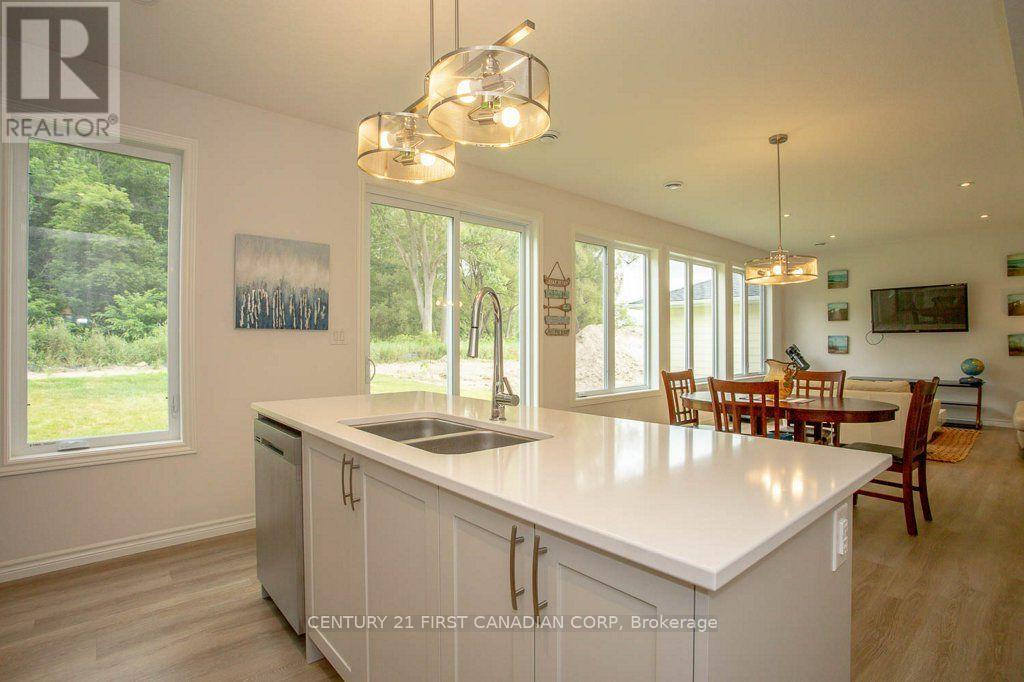 471 George Street, Central Elgin, Ontario  N5L 0B1 - Photo 4 - X13820410