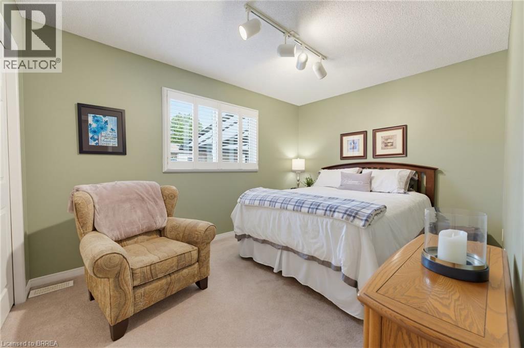 11 Courtland Drive, Brantford, Ontario  N3R 7V8 - Photo 17 - 40865801