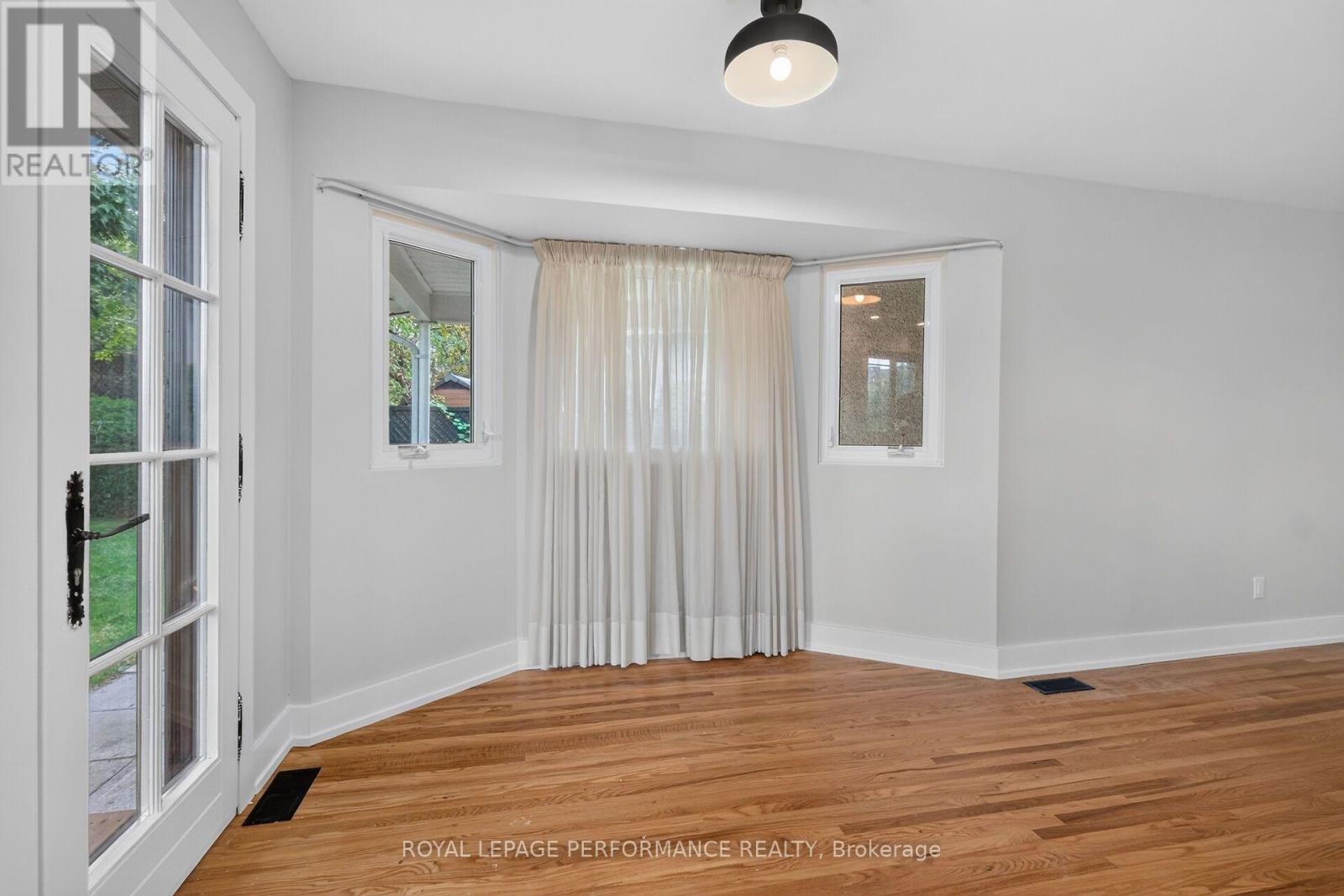 2337 Samuel Drive, Ottawa, Ontario K1G 3C3 - Photo 11 - X13820448