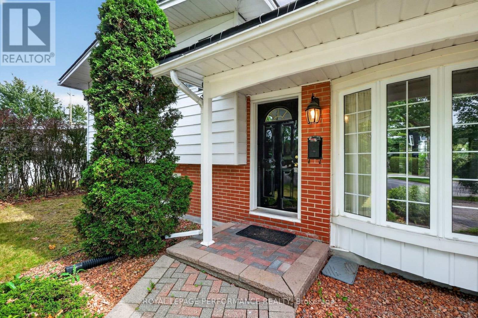 2337 Samuel Drive, Ottawa, Ontario K1G 3C3 - Photo 2 - X13820448