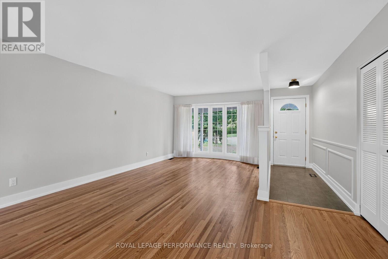 2337 Samuel Drive, Ottawa, Ontario K1G 3C3 - Photo 4 - X13820448