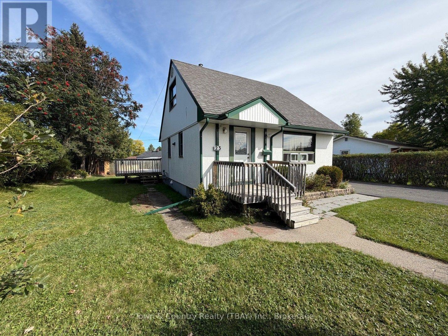 23 Gresley Court E, Thunder Bay, Ontario  P7A 1S8 - Photo 2 - X13820314