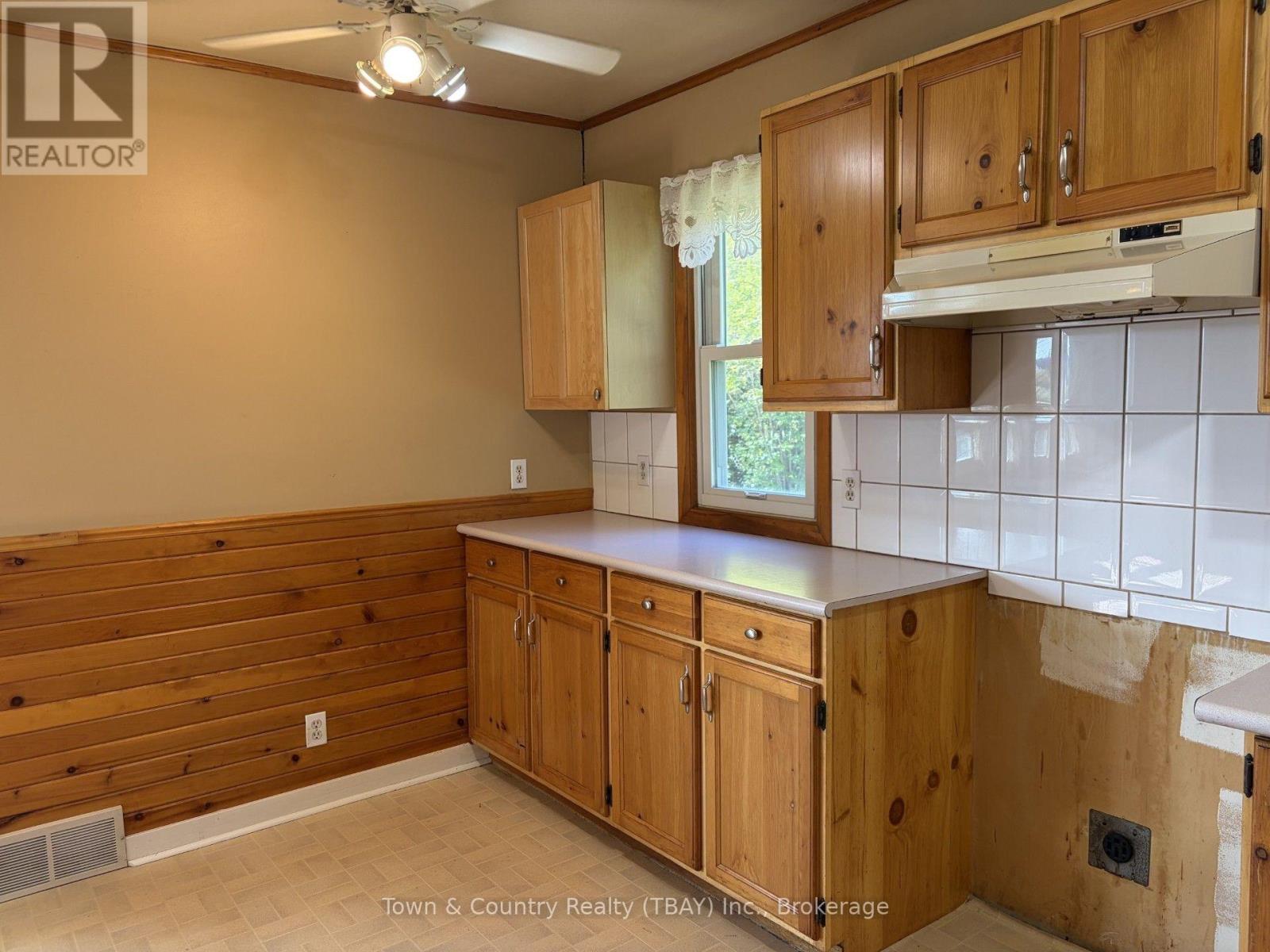 23 Gresley Court E, Thunder Bay, Ontario  P7A 1S8 - Photo 7 - X13820314