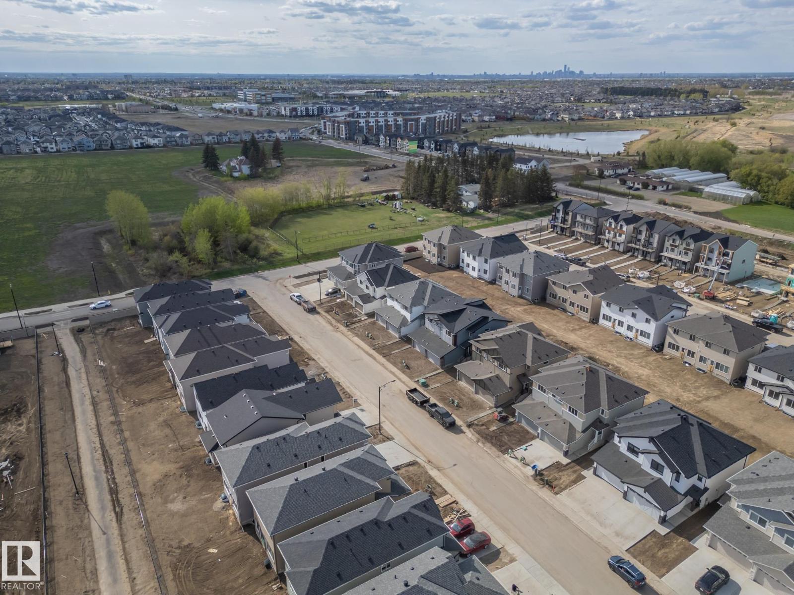 947 18 AV NW