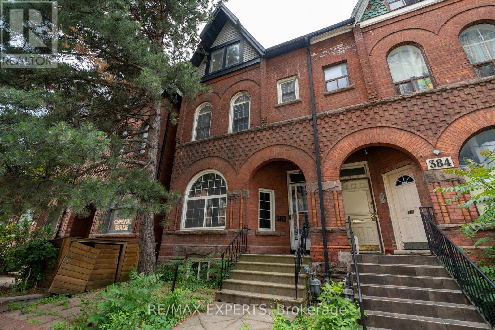 382 Bathurst Street, Toronto, Ontario  M5T 2S6 - Photo 2 - C13820406