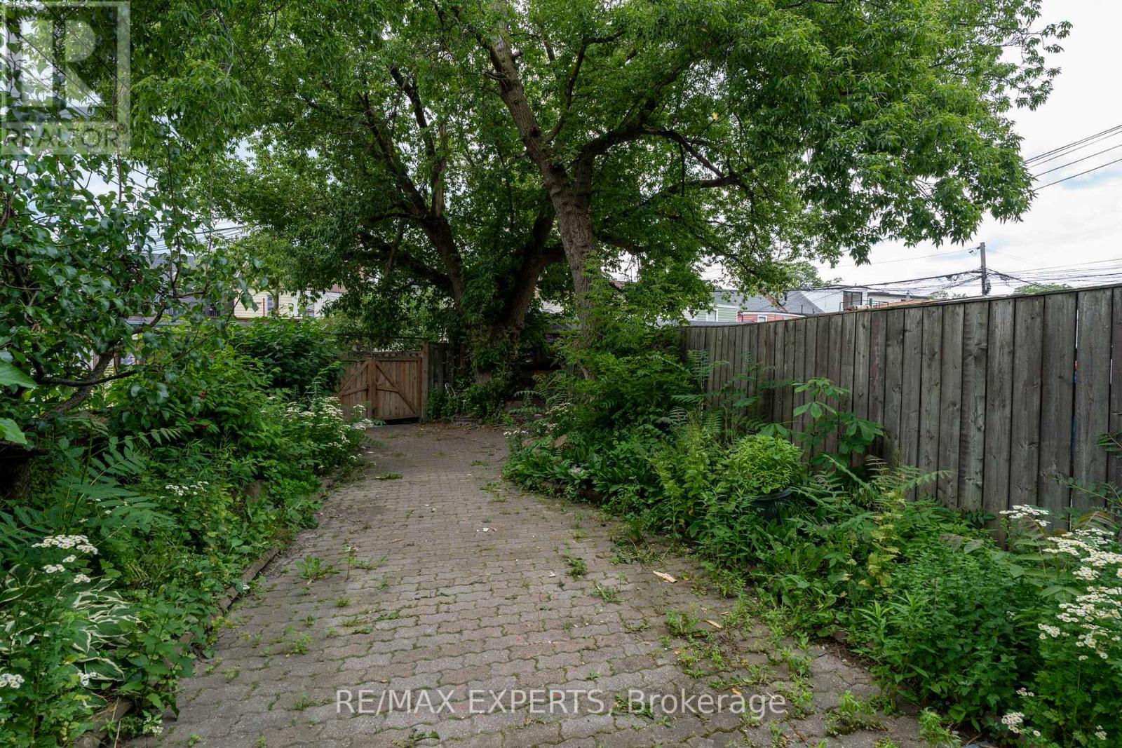 382 Bathurst Street, Toronto, Ontario  M5T 2S6 - Photo 33 - C13820406