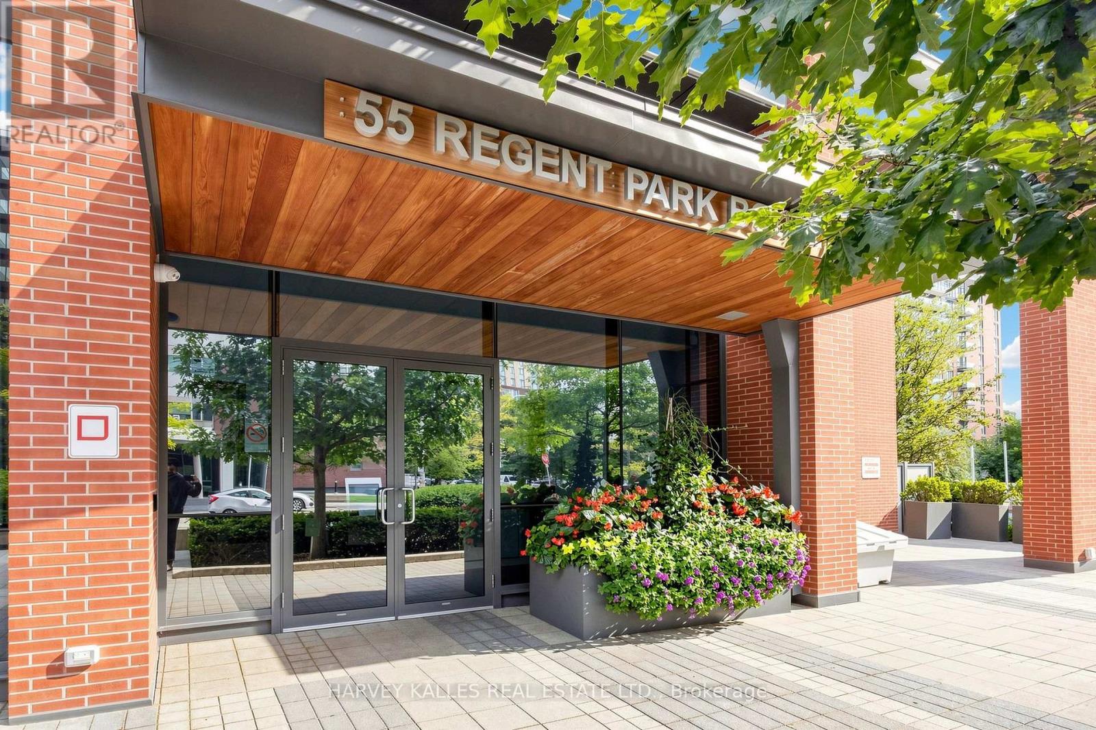 419 - 55 Regent Park Boulevard, Toronto, Ontario  M5A 0C2 - Photo 2 - C13820438