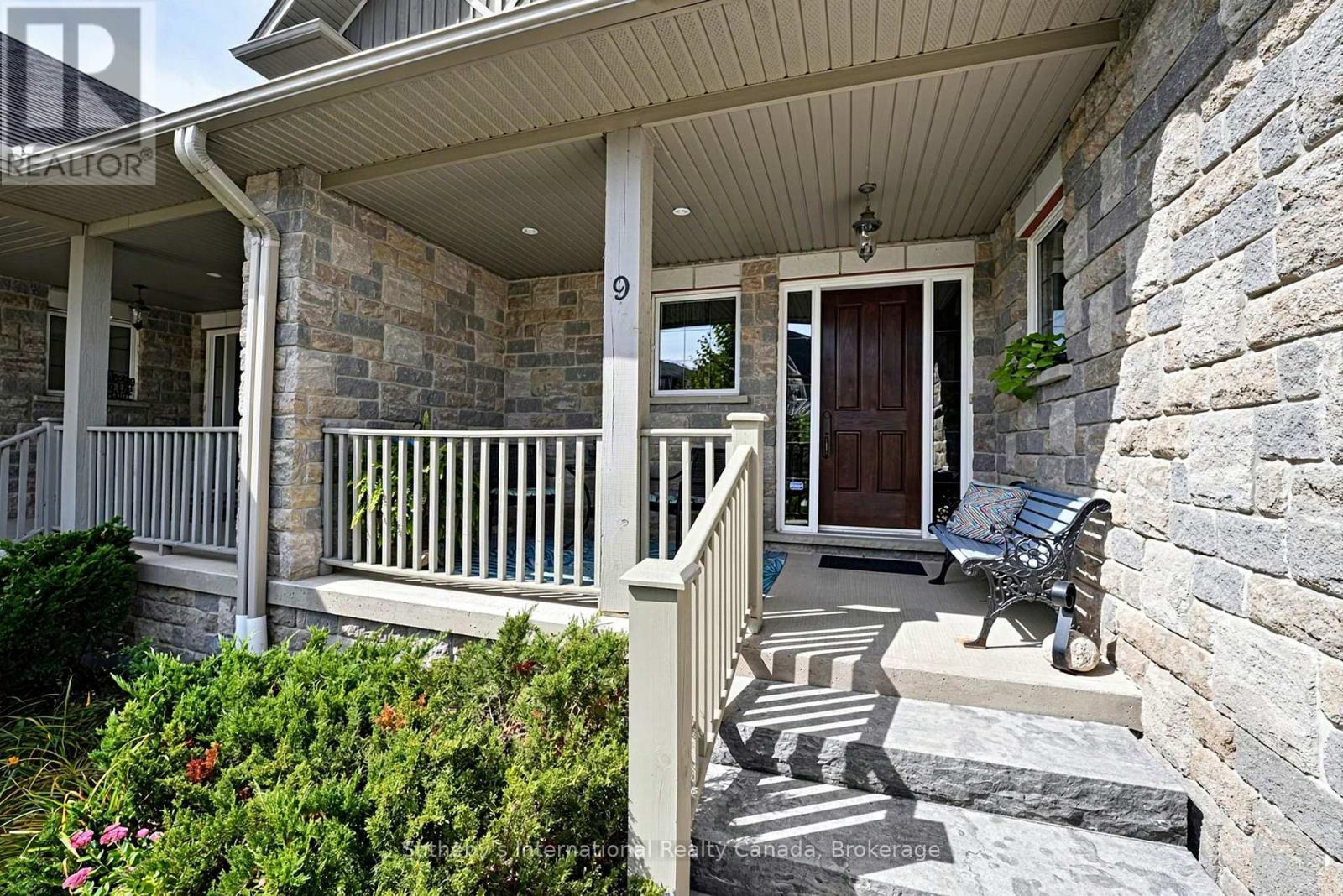 9 Meadowbrook Lane, Blue Mountains, Ontario N0H 2P0 - Photo 3 - X13820276