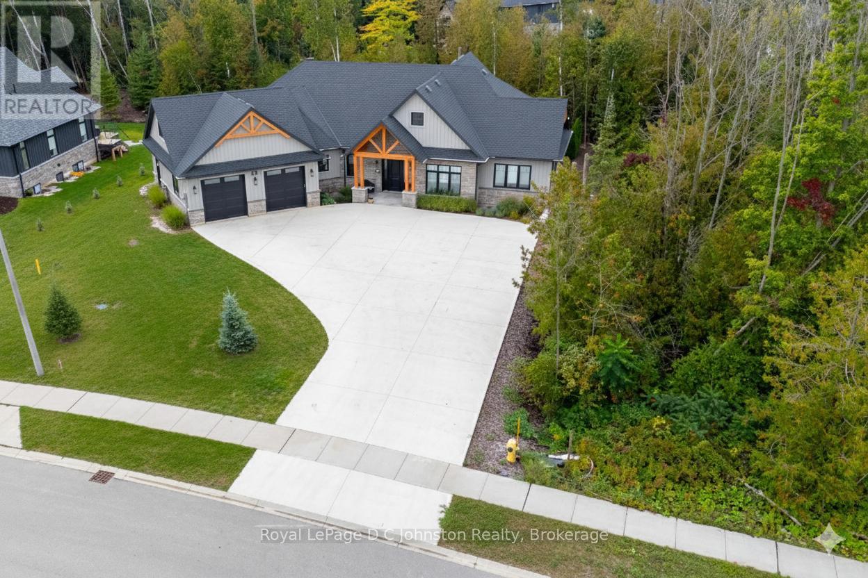 28 Lakeside Woods Crescent, Saugeen Shores, Ontario N0H 2C6 - Photo 2 - X13820322