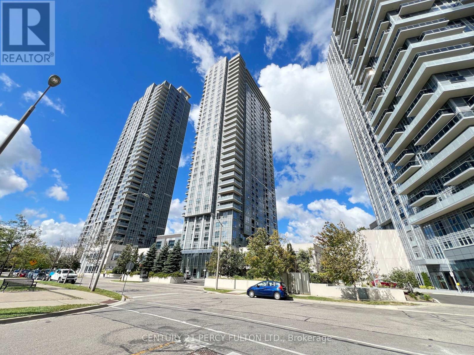 2405 - 255 VILLAGE GREEN SQUARE, Toronto, Ontario