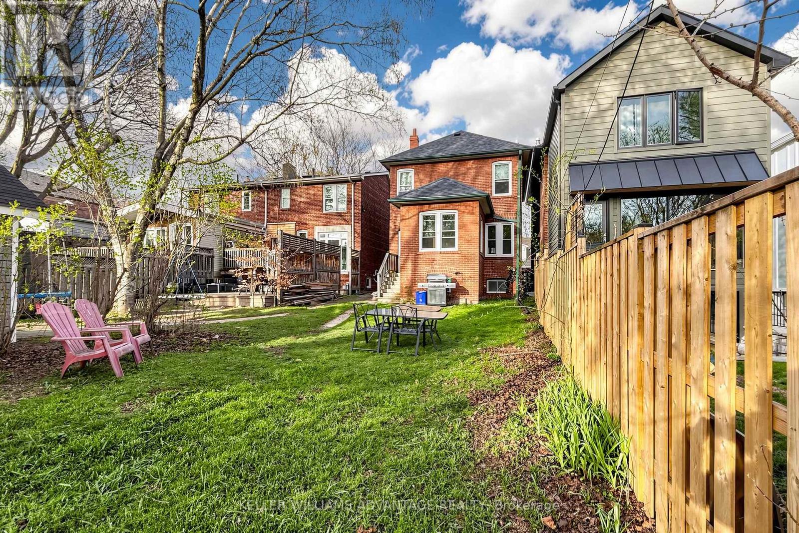 130 Elmer Avenue, Toronto, Ontario  M4L 3R8 - Photo 19 - E13820270