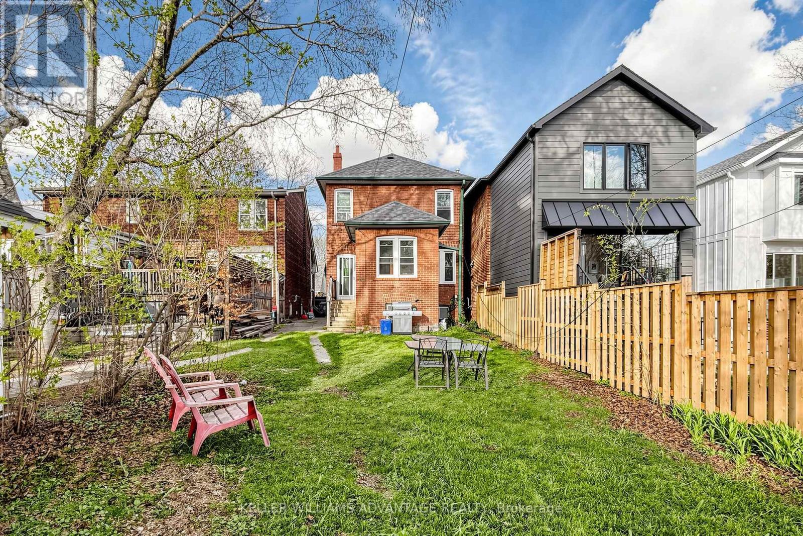 130 Elmer Avenue, Toronto, Ontario  M4L 3R8 - Photo 20 - E13820270