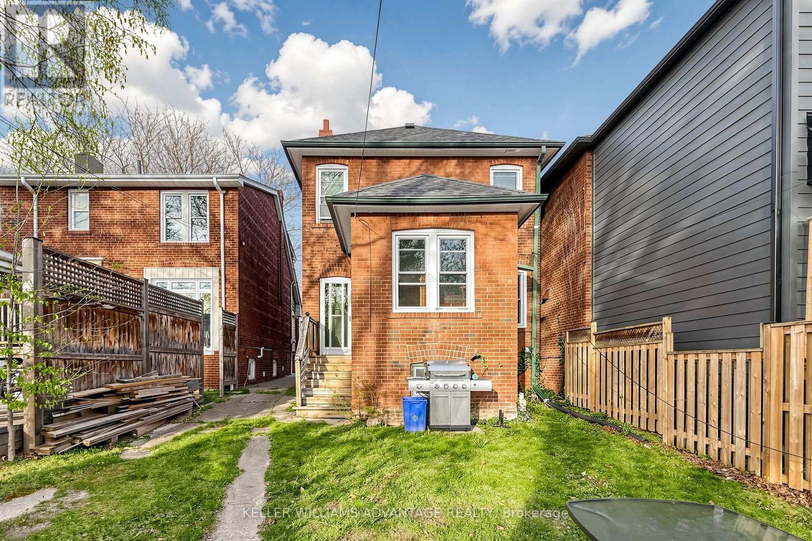 130 Elmer Avenue, Toronto, Ontario  M4L 3R8 - Photo 21 - E13820270