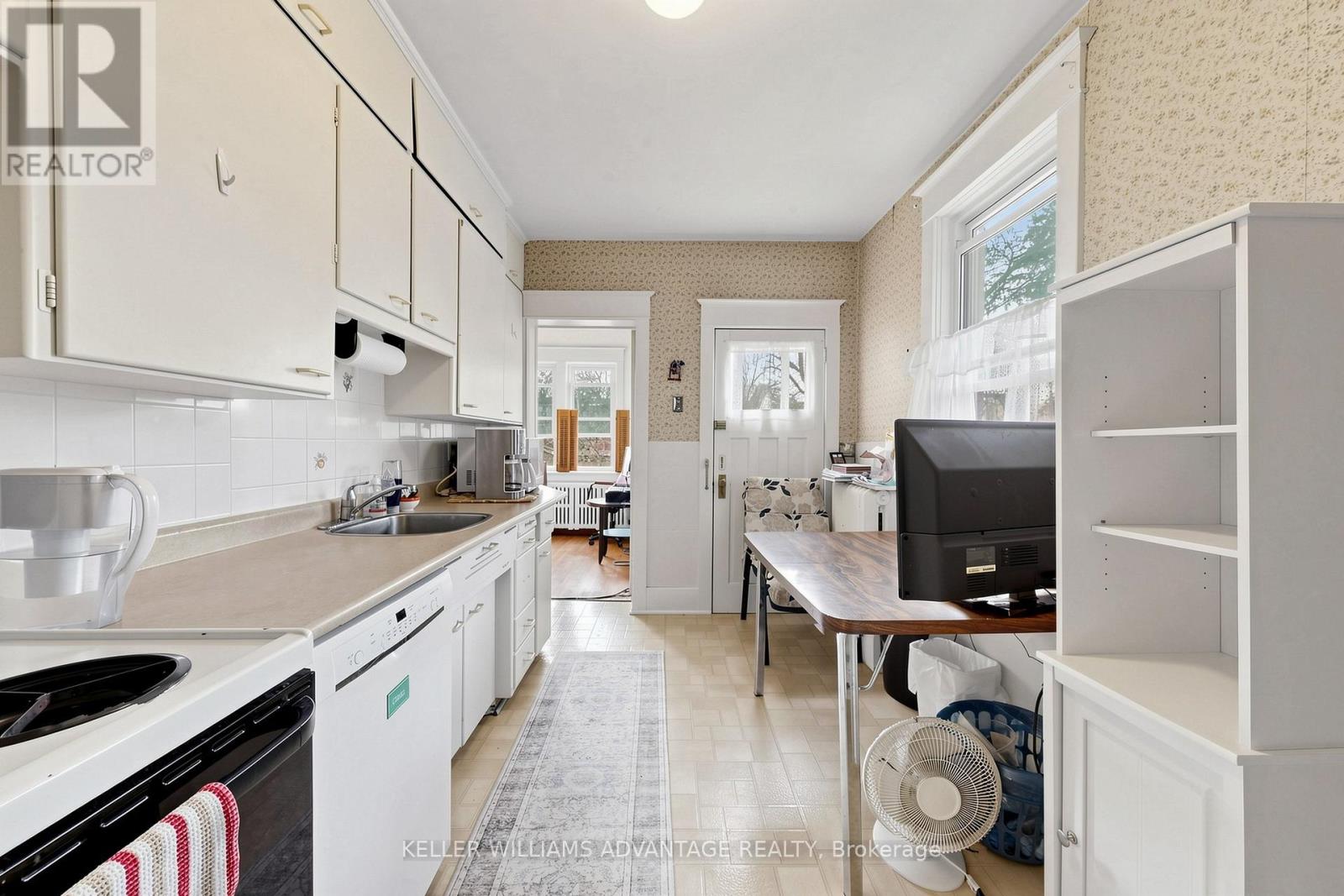 130 Elmer Avenue, Toronto, Ontario  M4L 3R8 - Photo 9 - E13820270