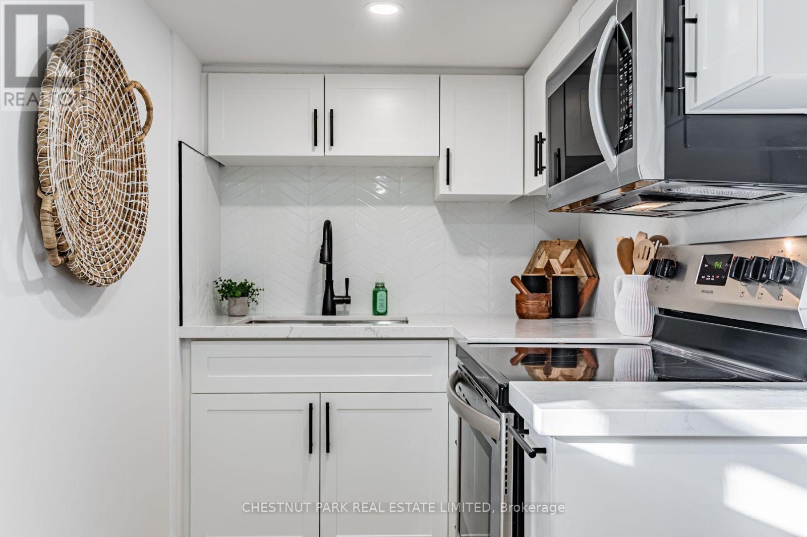 Lower - 101 Oakcrest Avenue, Toronto, Ontario  M4C 1B4 - Photo 10 - E13820318