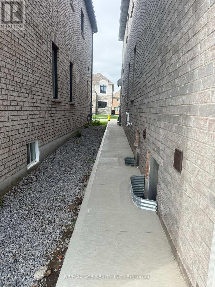 Bsmt - 2219 Beckman Crescent, Oshawa, Ontario  L1L 0W8 - Photo 2 - E13820320