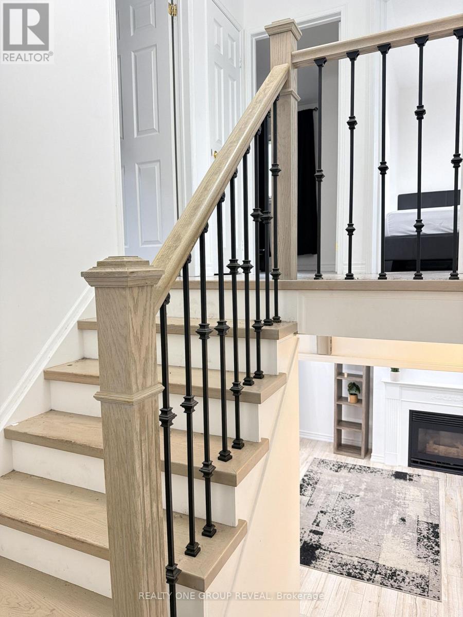 1027 Ridgemount Boulevard, Oshawa, Ontario  L1K 2K7 - Photo 11 - E13820330