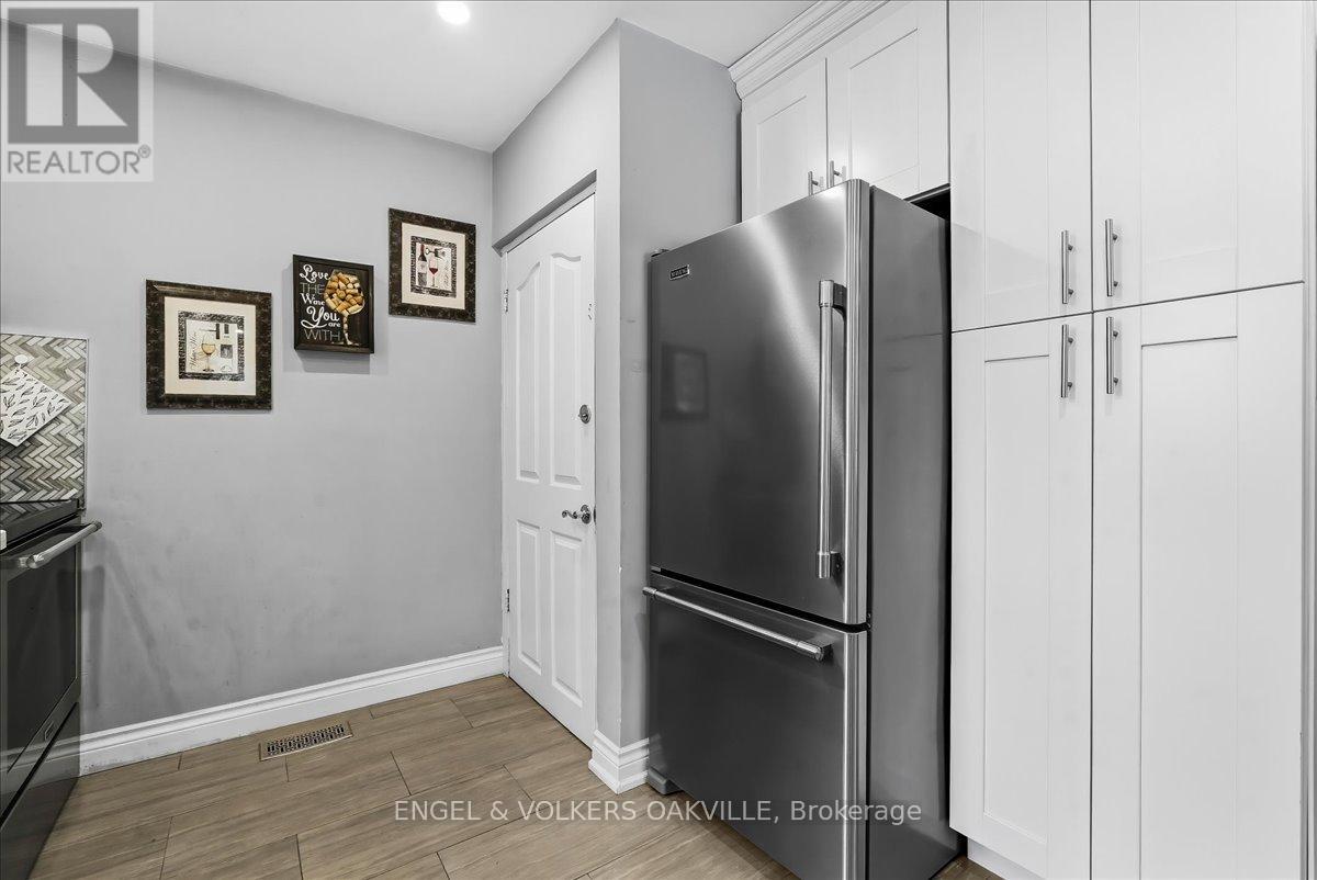 22 Falaise Road, Toronto, Ontario  M1E 3B5 - Photo 11 - E13820414