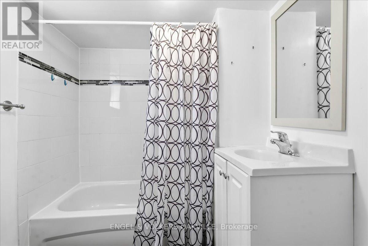 22 Falaise Road, Toronto, Ontario  M1E 3B5 - Photo 27 - E13820414
